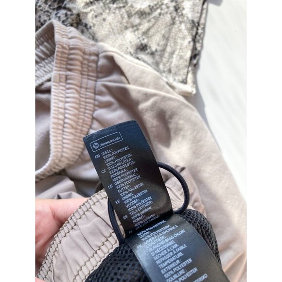 Lot of 4 H&M Workout Clothes - T-Shirt, Tank Sweatshorts, Running Shorts, Size M - Picture 13 of 15